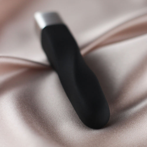 Layla - Rechargeable Silicone Vibrating Bullet