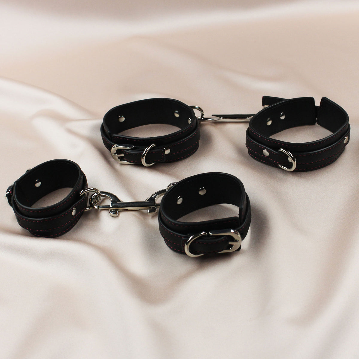 Isa - 7 piece Bondage Set